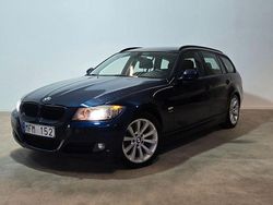 Blå Begagnad 2012 BMW 320 Kombi | 114 900 kr (Marknadspris)