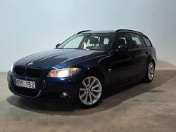 Blå Begagnad 2012 BMW 320 Kombi | 114 900 kr (Marknadspris)