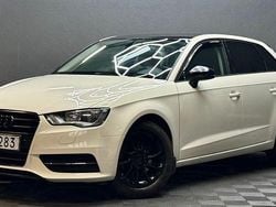 Vit Begagnad 2015 Audi A3 Sportback Attraction Halvkombi | 89 900 kr (Marknadspris)