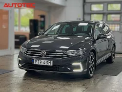 Mörkgrå Begagnad 2021 VW Passat Executive Kombi | 159 900 kr (Superpris)