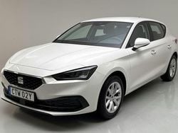 Vit Begagnad 2023 Seat Leon | 189 000 kr (Marknadspris)