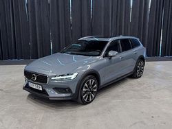 Grå Begagnad 2023 Volvo V60 CC Ultimate Kombi | 479 900 kr (Lite dyr)