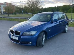 Blå Begagnad 2011 BMW 320 Comfort Edition Kombi | 75 000 kr (Marknadspris)