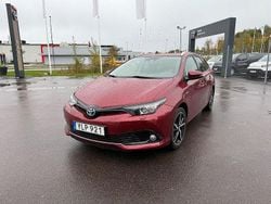 Röd Begagnad 2018 Toyota Auris Touring Sports Edition Kombi | 174 900 kr (Marknadspris)