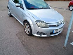 Grå Begagnad 2005 Opel Tigra Cab | 18 000 kr (Marknadspris)