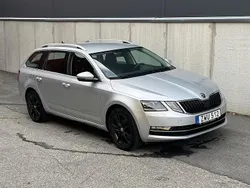 Silver Begagnad 2019 Skoda Octavia Style Kombi | 179 900 kr (Marknadspris)