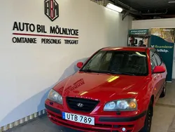 Röd Begagnad 2004 Hyundai Elantra Halvkombi | 16 900 kr