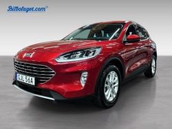 Röd Begagnad 2023 Ford Kuga Titanium SUV | 249 000 kr (Dyr)