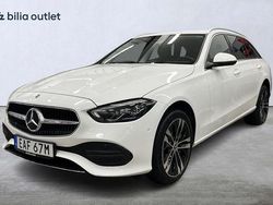 Vit Begagnad 2022 Mercedes C300e Avantgarde Kombi | 319 900 kr (Marknadspris)