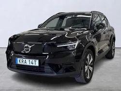 Svart Begagnad 2023 Volvo XC40 Core SUV | 379 900 kr