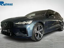 Mörkblå Begagnad 2022 Volvo V60 R-Design Kombi | 449 900 kr (Marknadspris)