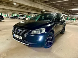 Svart Begagnad 2016 Volvo XC60 Momentum SUV | 147 000 kr (Marknadspris)