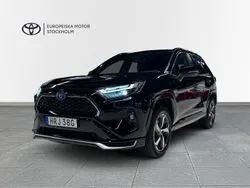 Svart (svartmetallic) Begagnad 2022 Toyota RAV4 Hybrid Edition SUV | 424 900 kr (Bra pris)