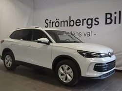 Vit Ny 2025 VW Tiguan Life SUV | 553 300 kr (Marknadspris)