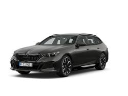 Oxide grey metallic Begagnad 2025 BMW 530e M Sport Kombi | 729 500 kr