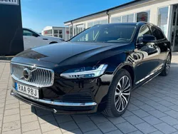 Svart Begagnad 2023 Volvo V90 Core Kombi | 409 000 kr (Marknadspris)