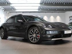 Mörkgrå (volcano grey metallic) Begagnad 2024 Porsche Taycan 4S Cross Turismo Sedan | 1 225 000 kr