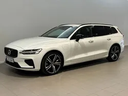Vit Begagnad 2022 Volvo V60 R-Design Kombi | 459 500 kr (Bra pris)