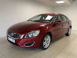 Röd Begagnad 2013 Volvo S60 Summum Sedan | 169 000 kr (Lite dyr)