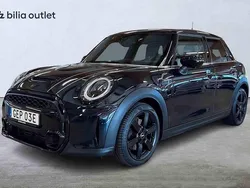 Svart Begagnad 2022 Mini Cooper S Halvkombi | 244 900 kr (Bra pris)