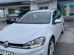 Silver Begagnad 2017 VW Golf VII Kombi | 147 000 kr (Marknadspris)