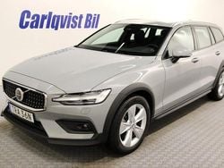 Vapour grey metallic Begagnad 2024 Volvo V60 CC Core Kombi | 449 000 kr (Lite dyr)