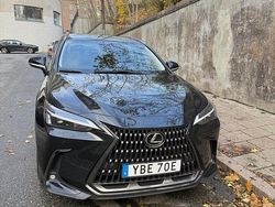 Svart Begagnad 2023 Lexus NX350h Business Edition SUV | 449 000 kr (Bra pris)
