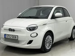 Vit Begagnad 2023 Fiat 500e | 258 000 kr