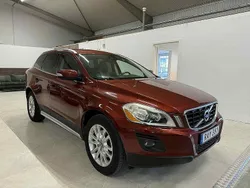 Röd Begagnad 2009 Volvo XC60 Summum SUV | 99 900 kr (Marknadspris)
