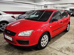 Röd Begagnad 2006 Ford Focus Halvkombi | 24 900 kr