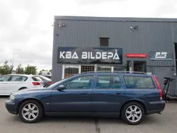 Mörkblå Begagnad 2003 Volvo V70 Business Edition Kombi | 19 900 kr (Marknadspris)
