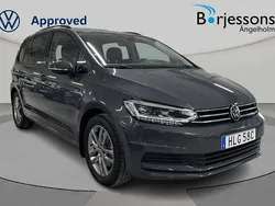 Grå Begagnad 2024 VW Touran Minibuss | 369 000 kr (Bra pris)
