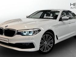 Vit (white) Begagnad 2019 BMW 530e Sport Line Sedan | 308 700 kr (Bra pris)