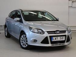 Grå Begagnad 2012 Ford Focus Titanium Halvkombi | 69 900 kr (Marknadspris)
