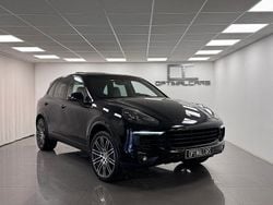Svart (svart met.) Begagnad 2017 Porsche Cayenne Chrono SUV | 439 900 kr (Bra pris)