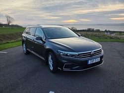 Safirsvart Begagnad 2021 VW Passat GTE Kombi | 230 000 kr (Bra pris)