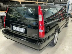 Svart Begagnad 1999 Volvo V70 Kombi | 29 500 kr