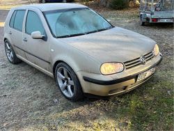Brun Begagnad 2003 VW Golf IV Basis Halvkombi | 10 000 kr