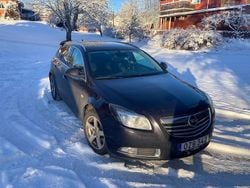 Mörklila metallic Begagnad 2012 Opel Insignia Kombi | 55 000 kr (Marknadspris)
