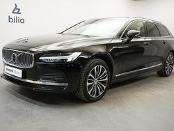 Svart Begagnad 2022 Volvo V90 Core Kombi | 369 900 kr (Marknadspris)