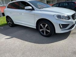 Vit Begagnad 2016 Volvo XC60 R-Design SUV | 199 900 kr (Marknadspris)