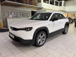 Arctic white (solid) Begagnad 2022 Mazda MX30 Exclusive-Line SUV | 174 500 kr (Marknadspris)