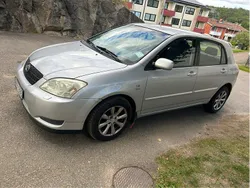 Silver Begagnad 2002 Toyota Corolla Halvkombi | 24 000 kr (Marknadspris)