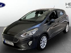 Grå Begagnad 2017 Ford Fiesta Halvkombi | 114 900 kr (Marknadspris)