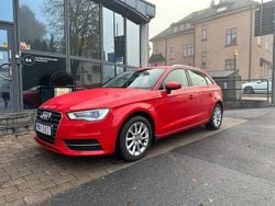 Röd Begagnad 2014 Audi A3 Sportback Attraction Halvkombi | 89 900 kr (Marknadspris)