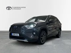 Mörkgrå Begagnad 2020 Toyota RAV4 Hybrid Executive SUV | 374 800 kr (Marknadspris)