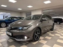 Mörkgrå Begagnad 2018 Toyota Auris Hybrid Comfort Halvkombi | 167 800 kr (Marknadspris)