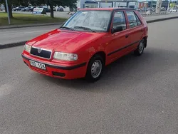 Röd Begagnad 2000 Skoda Felicia Halvkombi | 12 900 kr