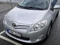 Begagnad 2010 Toyota Auris Plus Halvkombi | 68 000 kr (Marknadspris)