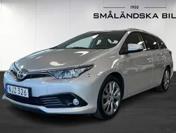 Silver Begagnad 2016 Toyota Auris Touring Sports Active Kombi | 109 000 kr (Dyr)